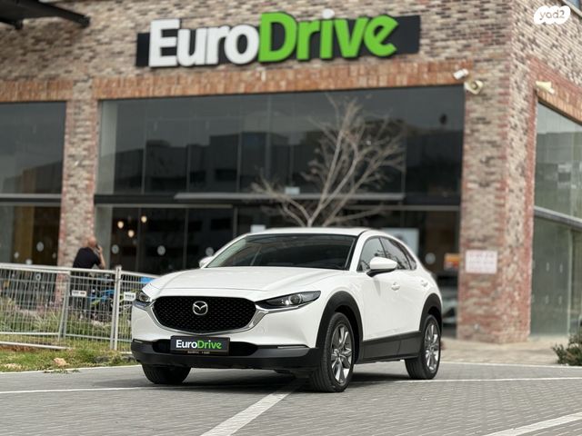 מודעת רכב מאזדה CX-30