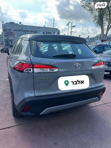 מודעת רכב טויוטה קורולה קרוס