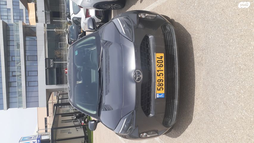 מודעת רכב טויוטה יאריס קרוס