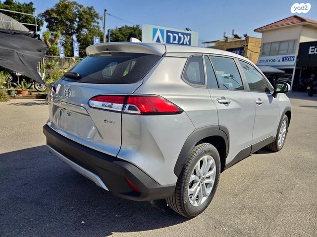 מודעת רכב טויוטה קורולה קרוס