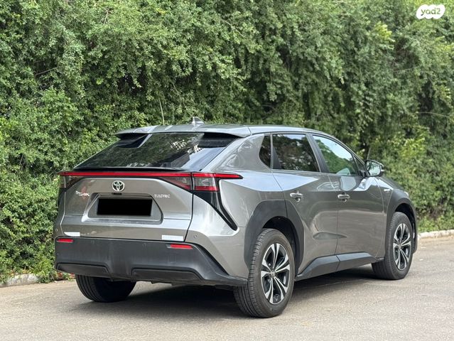 מודעת רכב טויוטה bZ4X