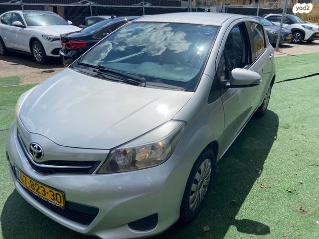 מודעת רכב טויוטה יאריס