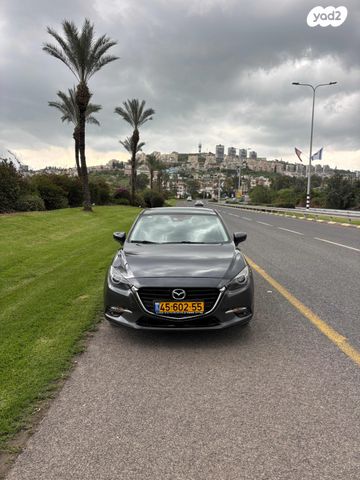 מודעת רכב מאזדה 3