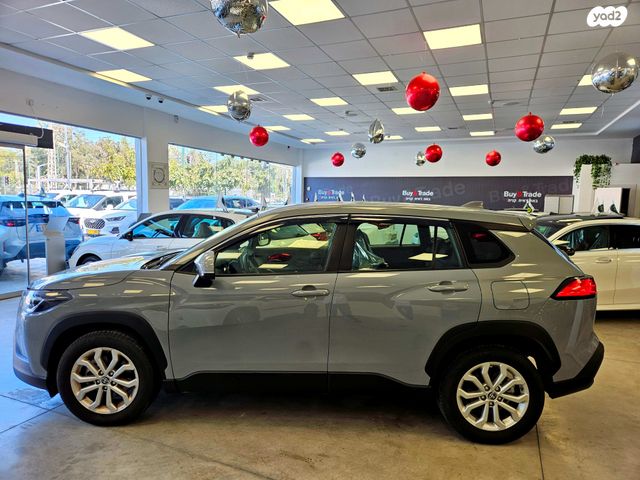 מודעת רכב טויוטה קורולה קרוס 1