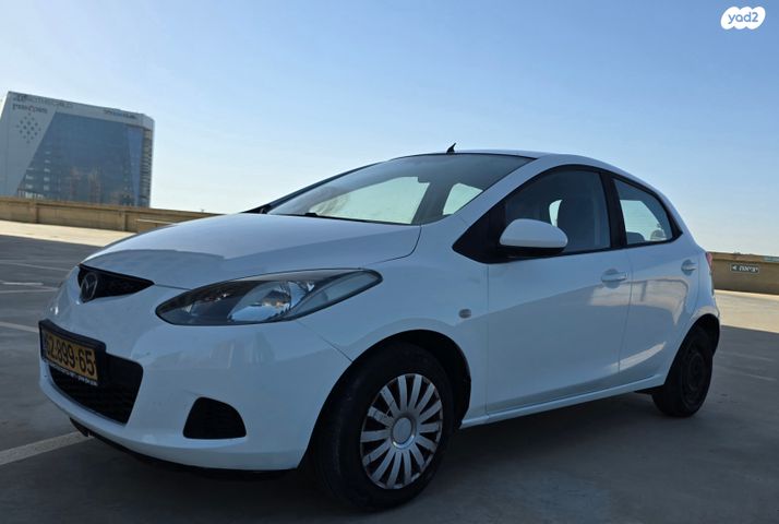 מודעת רכב מאזדה 2