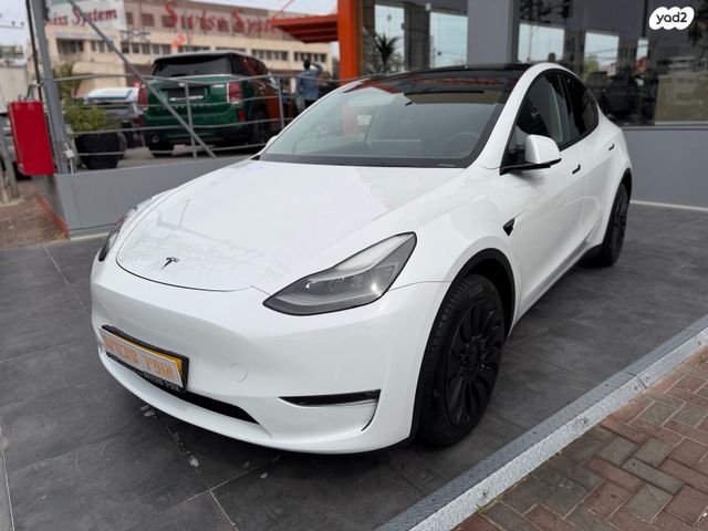 מודעת רכב טסלה מודל Y