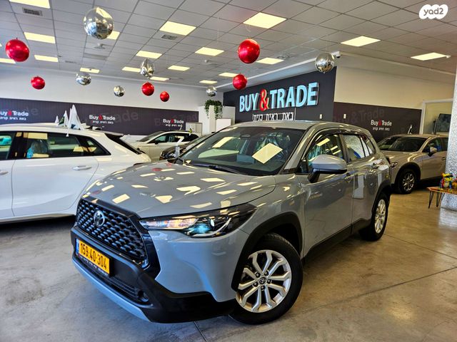 מודעת רכב טויוטה קורולה קרוס