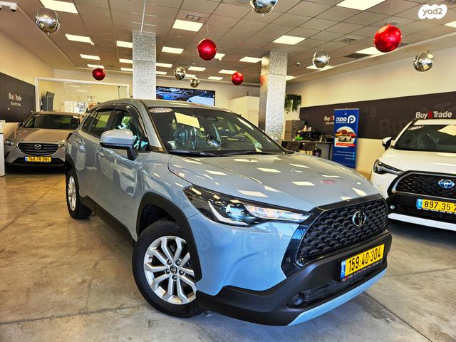 מודעת רכב טויוטה קורולה קרוס 2