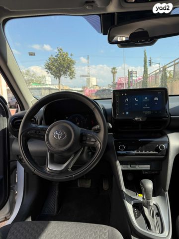 מודעת רכב טויוטה יאריס קרוס 1