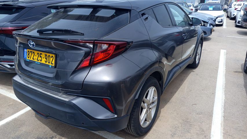 מודעת רכב טויוטה C-HR