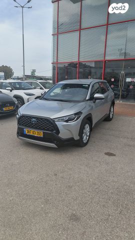 מודעת רכב טויוטה קורולה קרוס