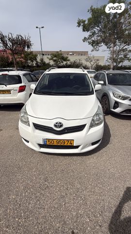 מודעת רכב טויוטה ורסו