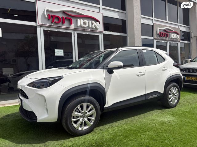 מודעת רכב טויוטה יאריס קרוס