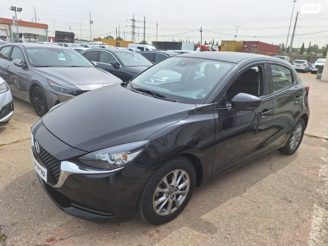 מודעת רכב מאזדה 2