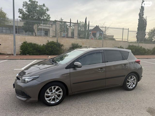 מודעת רכב טויוטה אוריס