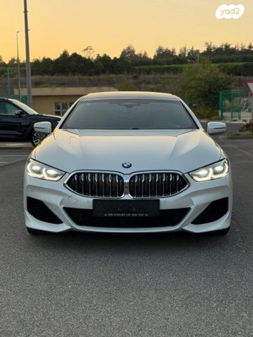 מודעת רכב ב מ וו סדרה 8 1