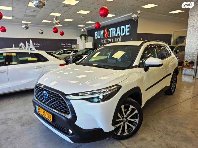 מודעת רכב טויוטה קורולה קרוס