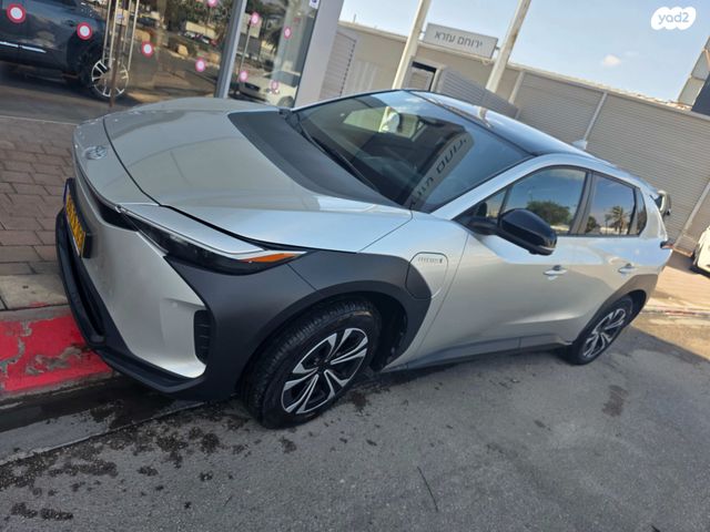 מודעת רכב טויוטה bZ4X