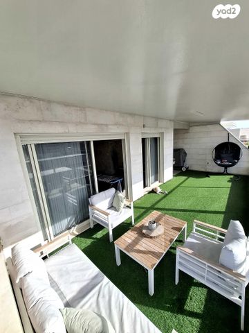 שביל חודשי השנה 14