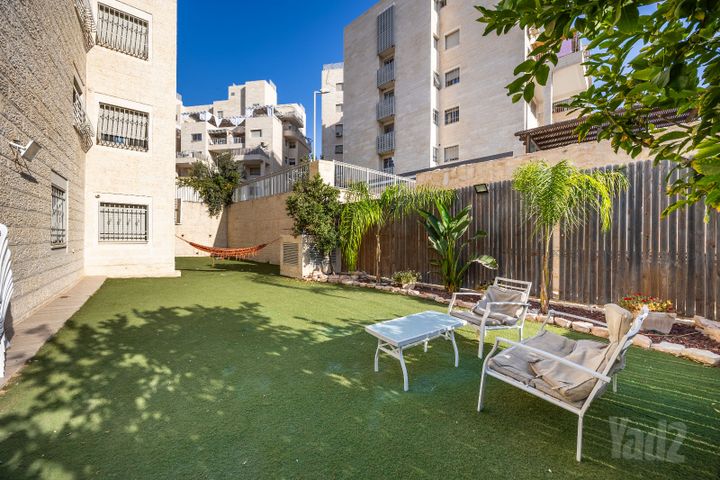 דירת גן למכירה בירושלים — 4