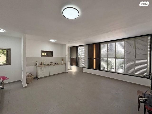 דרך אבא הלל 38