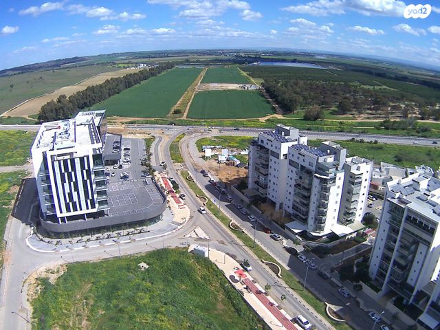 דרך מנחם בגין 118