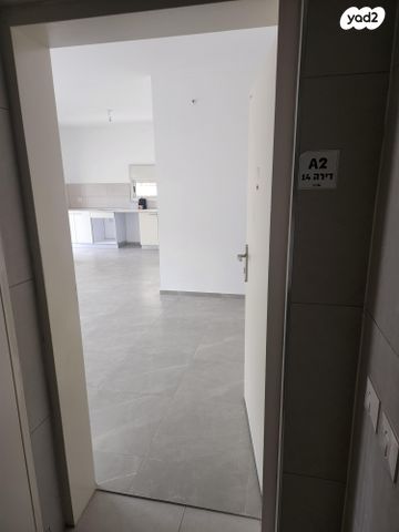 פרופסור יעקב נאמן 1