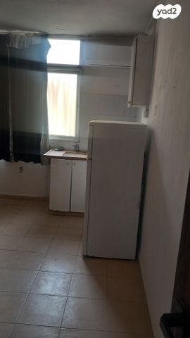 דרך מנחם בגין 12