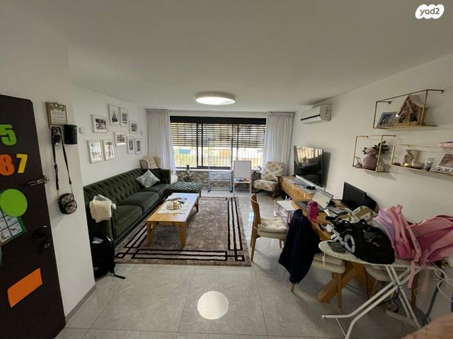 שדרות ג'יימס דה רוטשילד 30