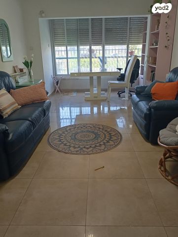 בעל השאילתות 16