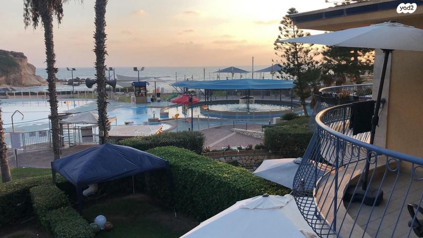 שדרות מנחם בגין 10