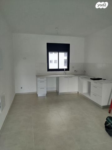 ישראל אפשטיין 22