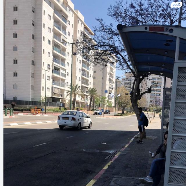 שדרות הציונות 8