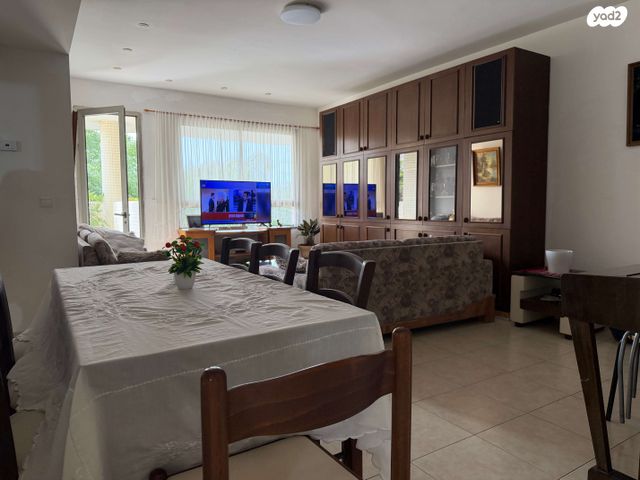 קרית הפרחים - 2005