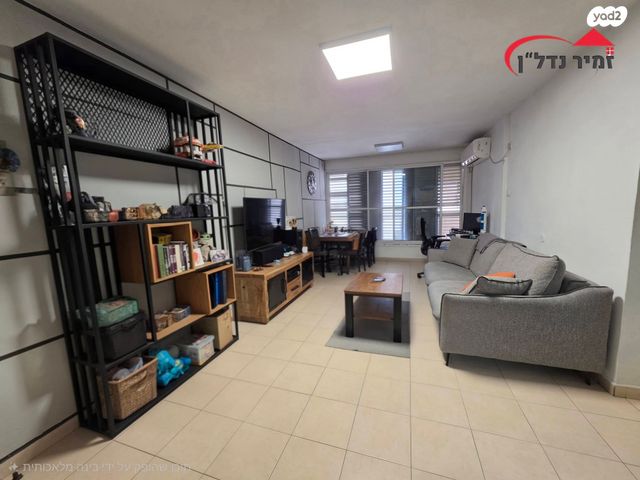 יוסף אהרונוביץ' 49