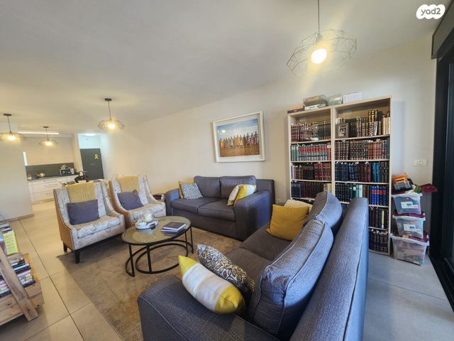 דירה, רעננה