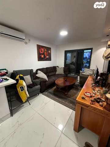 גיורא יוספטל 24