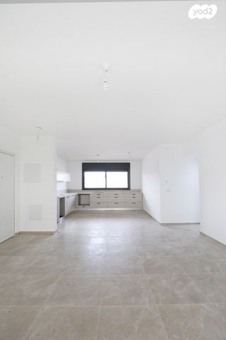 דירת גן, מורשת, מודיעין מכבים רעות