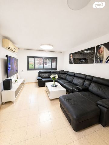 נחום גוטמן 16