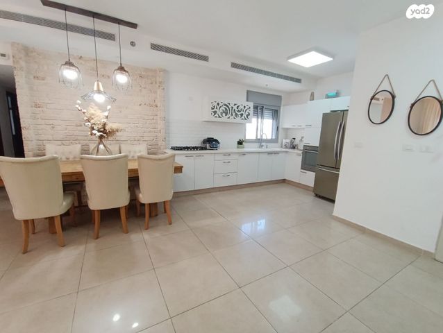 דירה, היובל, אור עקיבא