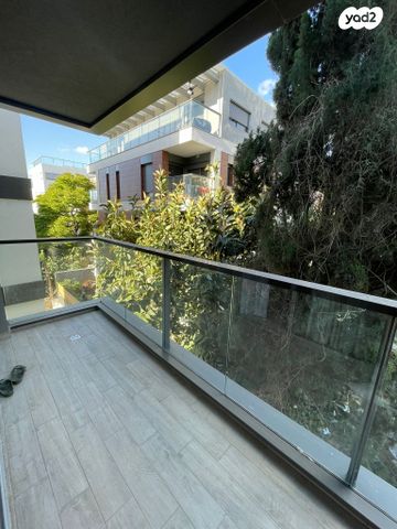 סמטת השילוח 8