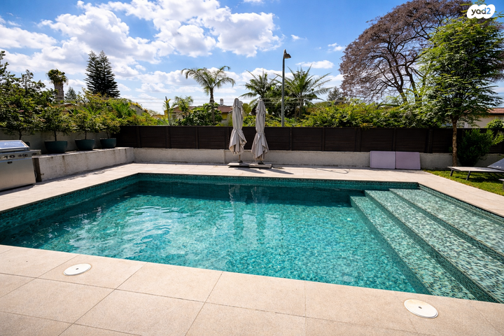 שיכון פועלים א'