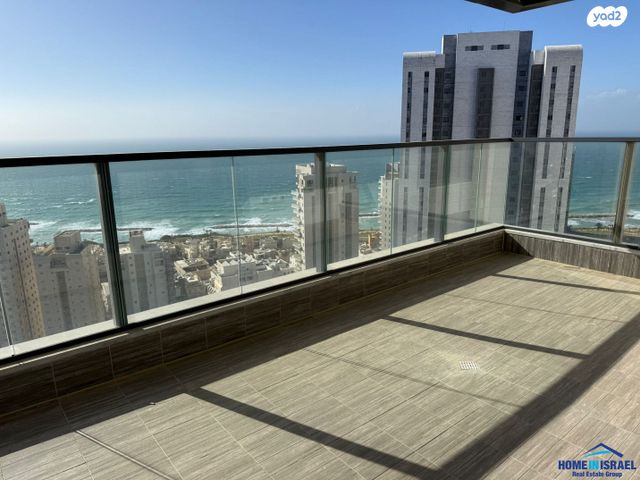 אמנון ליפקין שחק 