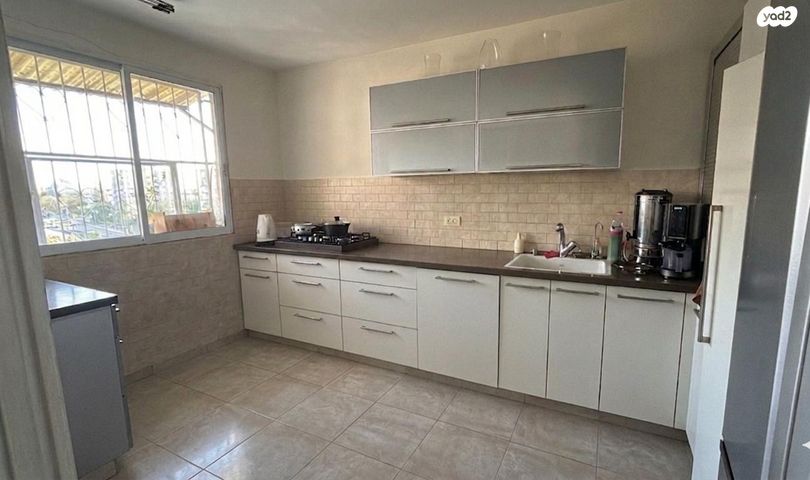 ד"ר אברהם אליהו הרכבי 