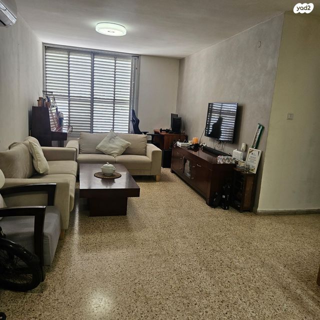 ד"ר אברהם אליהו הרכבי 