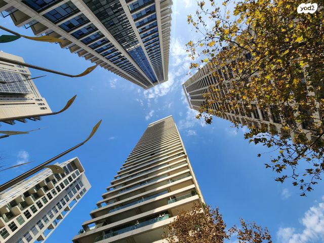 ניסים אלוני 