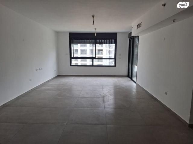 מודעת נכס, קיראון, קרית אונו