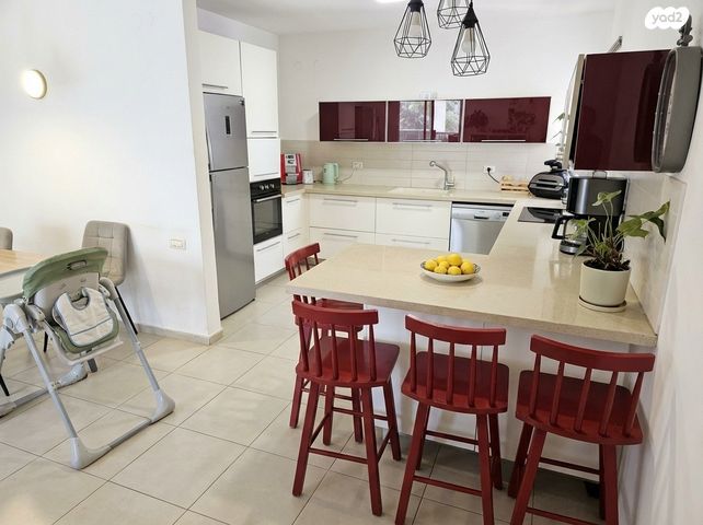 דבורה ברטונוב 