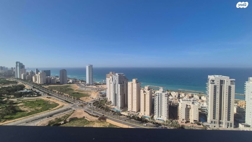 אמנון ליפקין שחק 