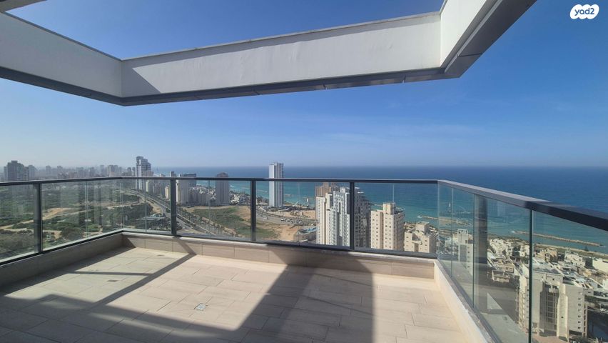 אמנון ליפקין שחק 